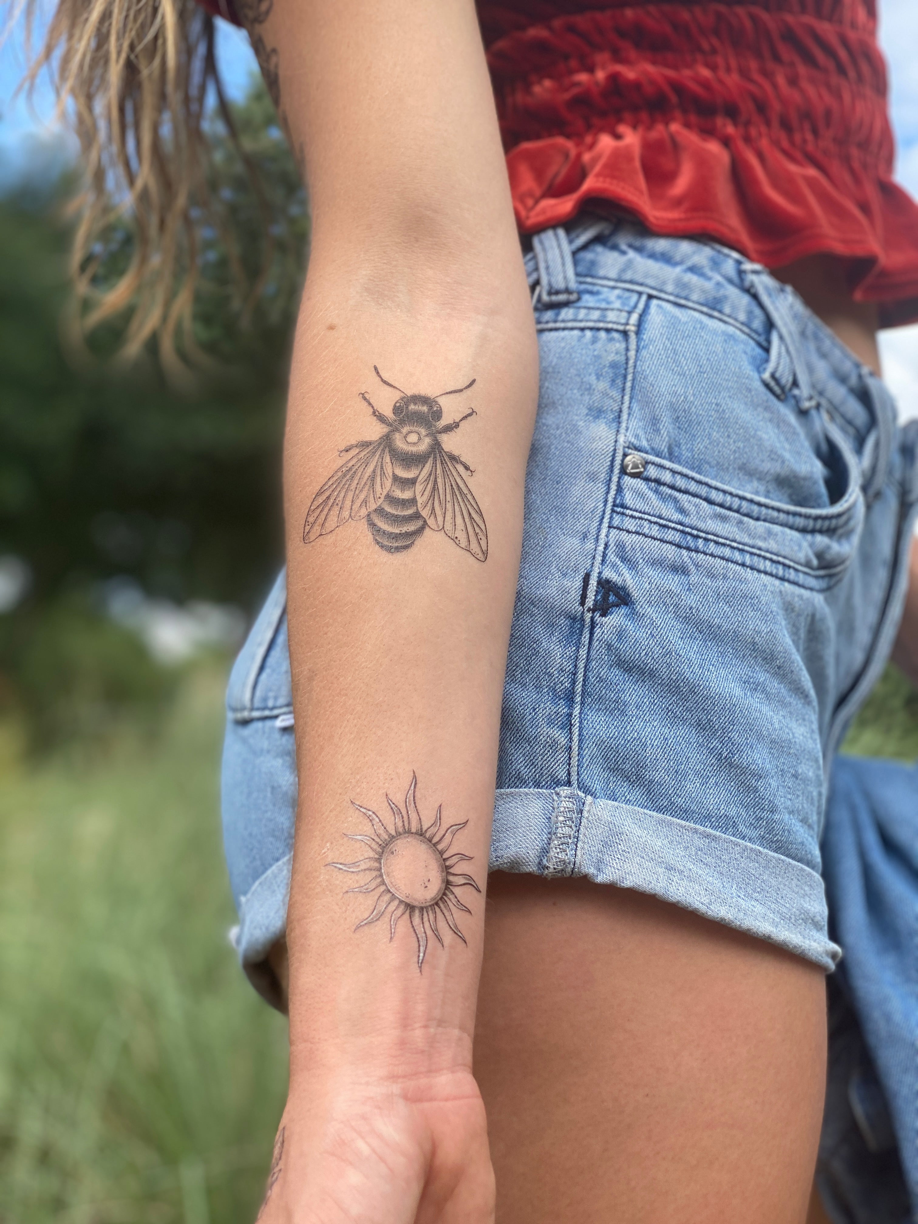 Vintage Bee Temporary Tattoo set of 6  Etsy Israel  Bee tattoo Trendy  tattoos Tattoos for women