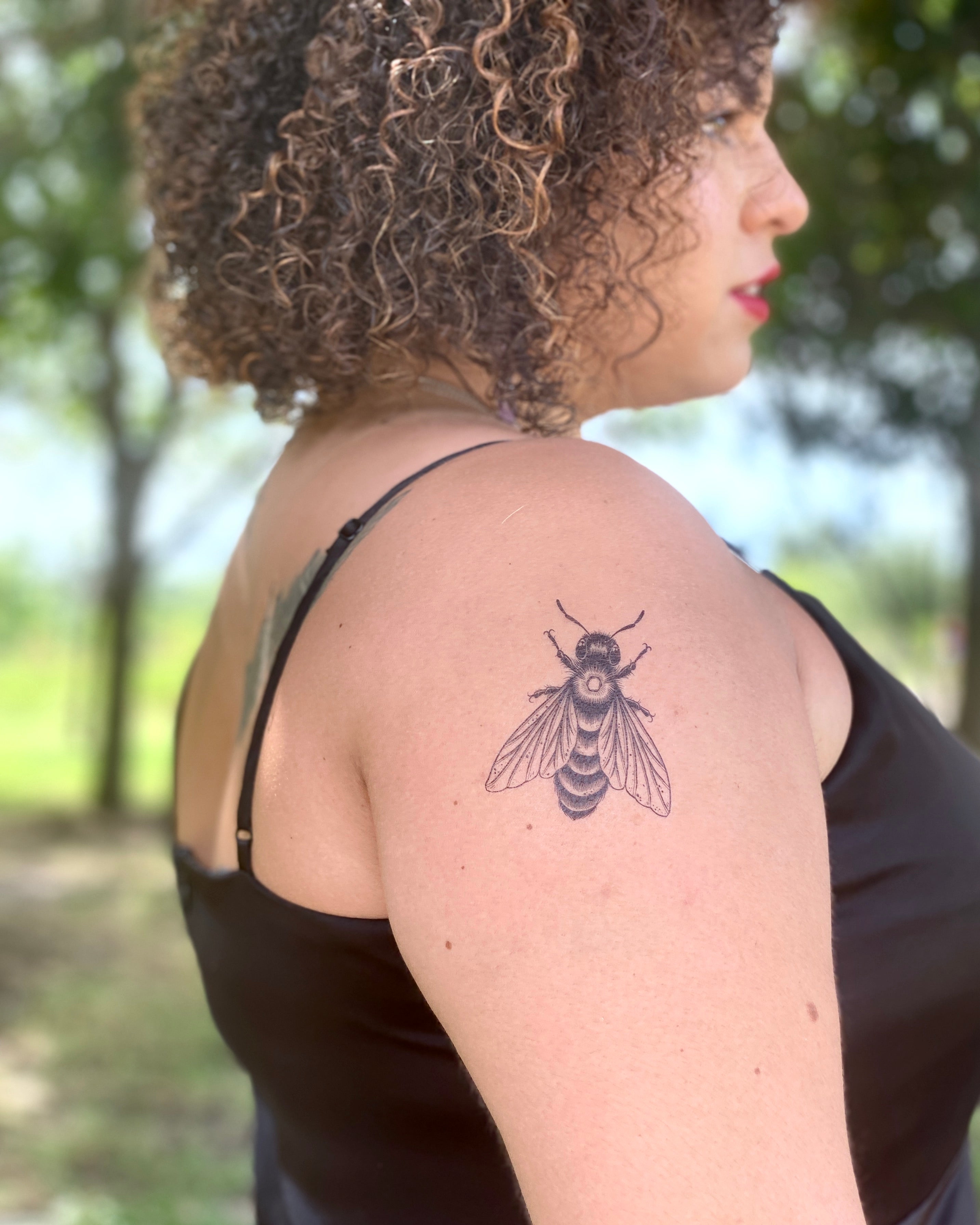 Top more than 82 cute bee tattoo best  thtantai2