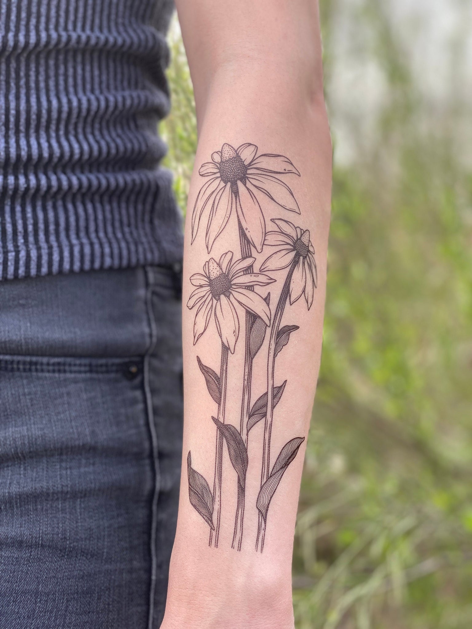 61 Honeysuckle Flower Tattoo Designs To Blossom In 2023