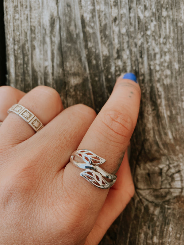 Sterling Silver Swirly Leaf Ring – Tribal Voices
