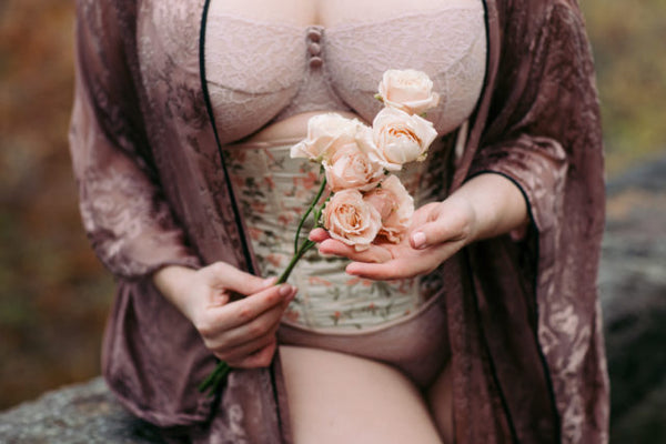 Mauve robe and pink brocade corset with roses