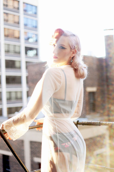 Vintage style blogger and pin up girl Rachel Ann Jensen from Chicago Chic Blog