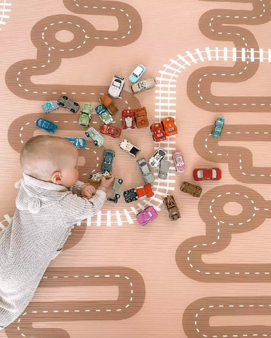 tummy time benefits for babies, play with toys