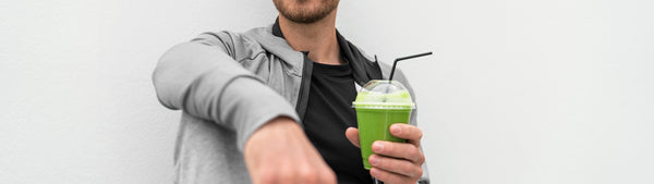 Desde bebidas energéticas hasta batidos de proteínas: ¿son saludables las bebidas fitness?