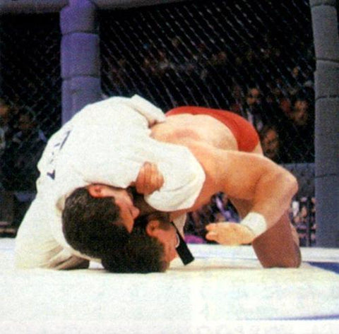 Fuente: https://mma.uno/jiu-jitsu-brasilero-el-exquisito-arte-de-finalizar/ufc-1-royce-gracie-vs-ken-shamrock/