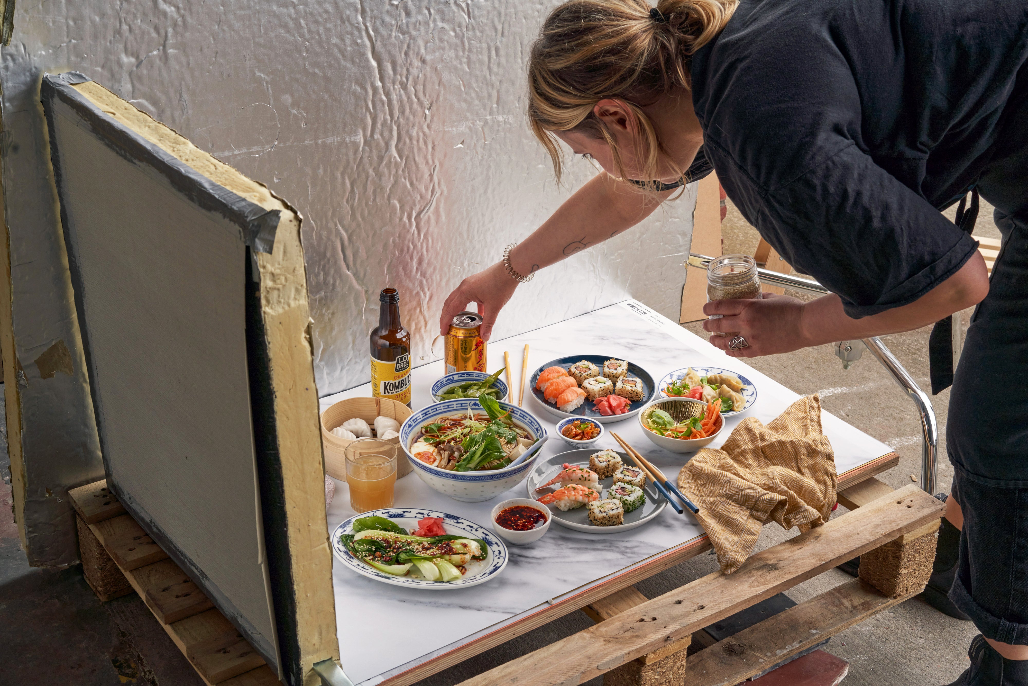 Food delivery app photography using silver reflectors