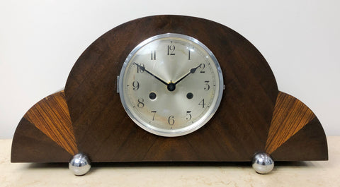 Vintage Battery Mantel Clock | Adelaide Clocks