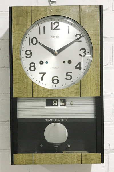 Vintage 30 Day Wall Clock | eXibit collection