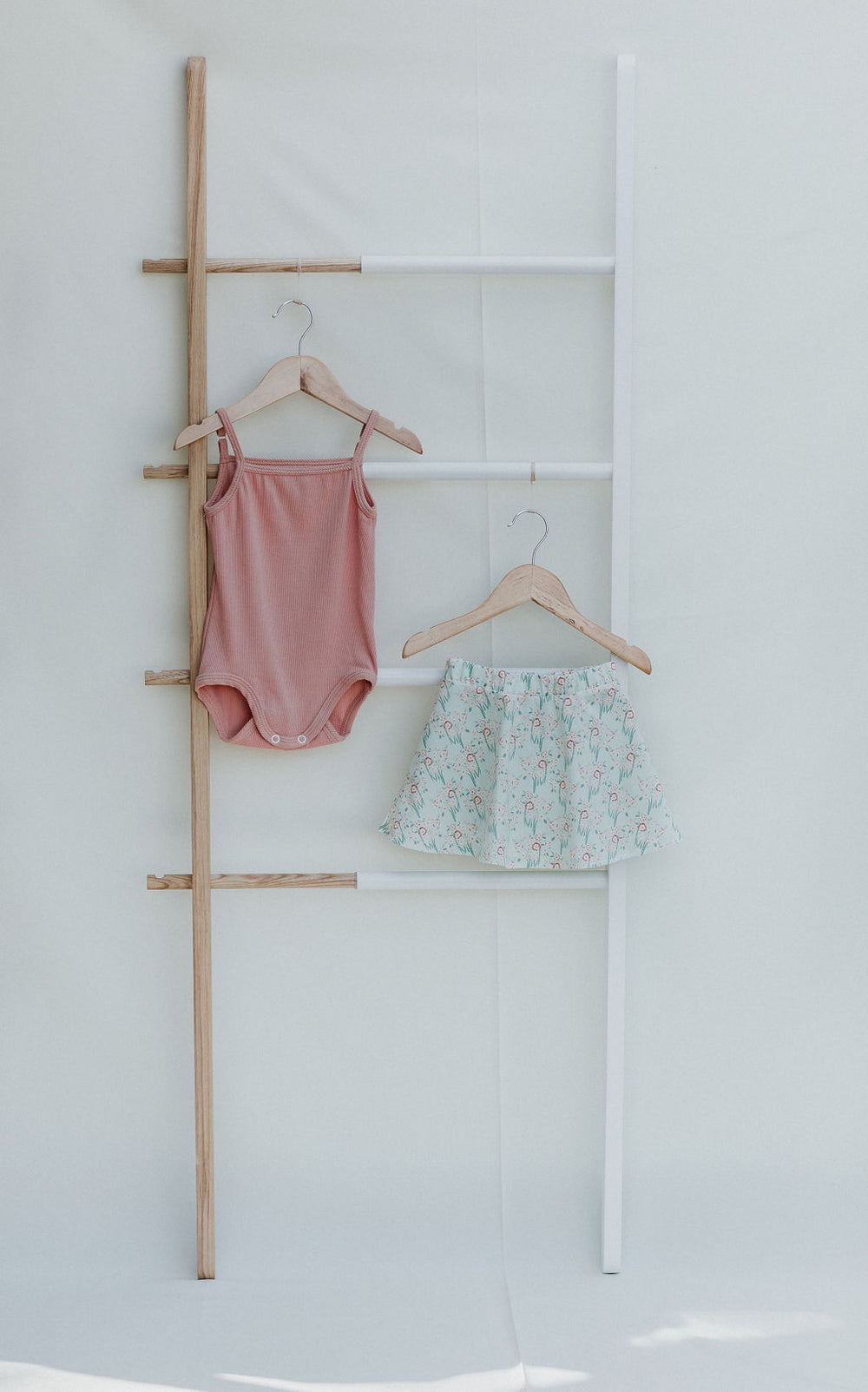 Aanpassen Retentie Serie van kinder capsule - clothes that grow with your child