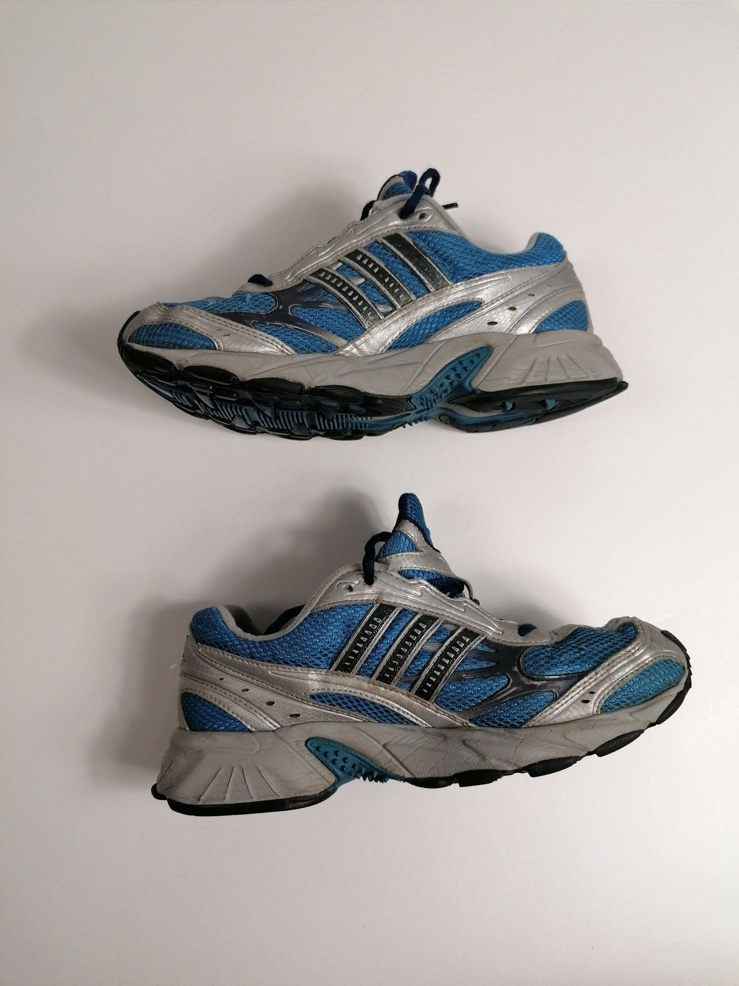 Y2K 2005 ADIDAS Silver Blue Running Shoes - size UK 7 / EU 40 2/3 / Us 8.5 / 255 cm