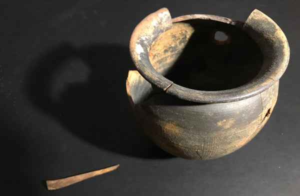 clay pot from roman london