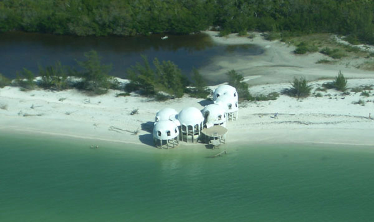 florida dome house in water 2004