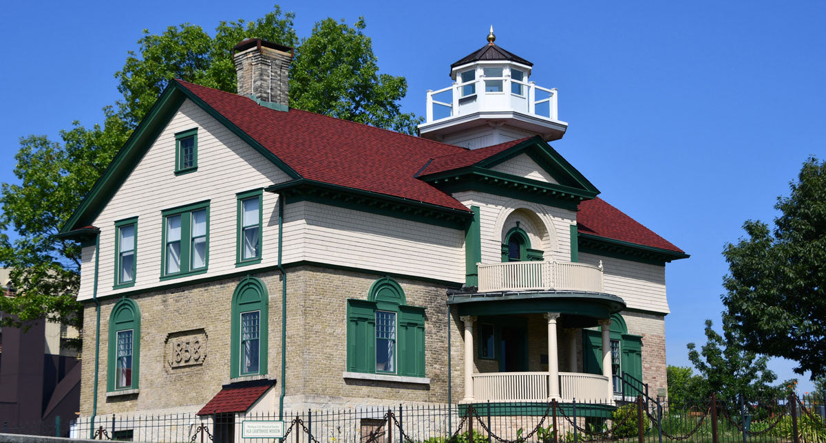 lighthouse on great lakes