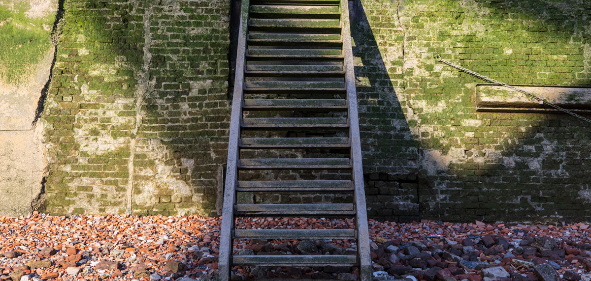 stairs down to the thames river