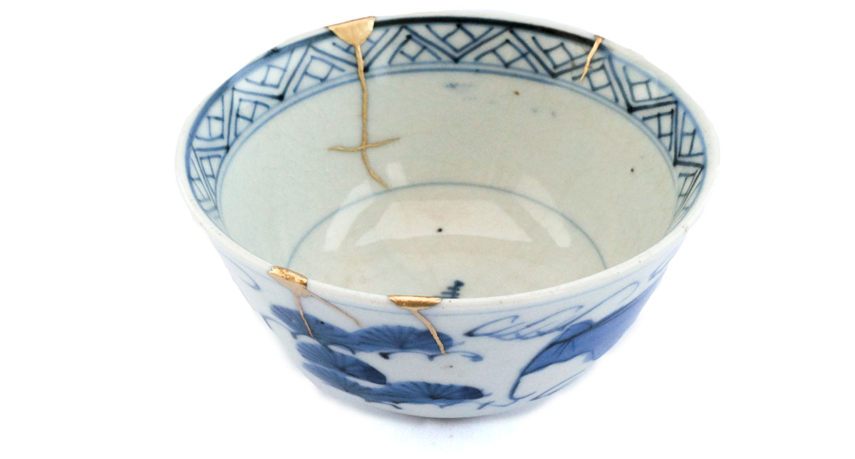japanese bowl repaired with gold