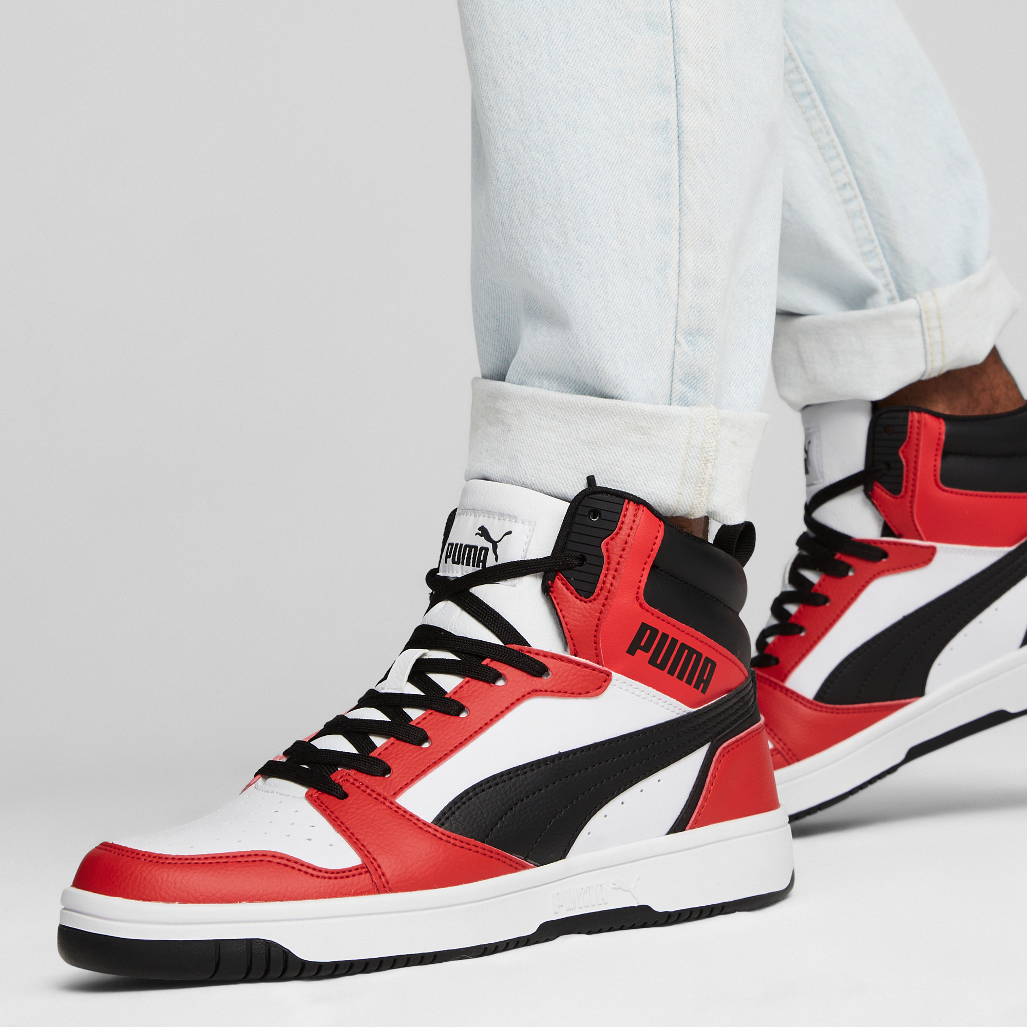 Sneakers alte bianche da uomo con dettagli rossi e neri Puma Rebound v6, Brand, SKU s322500370, Immagine 0
