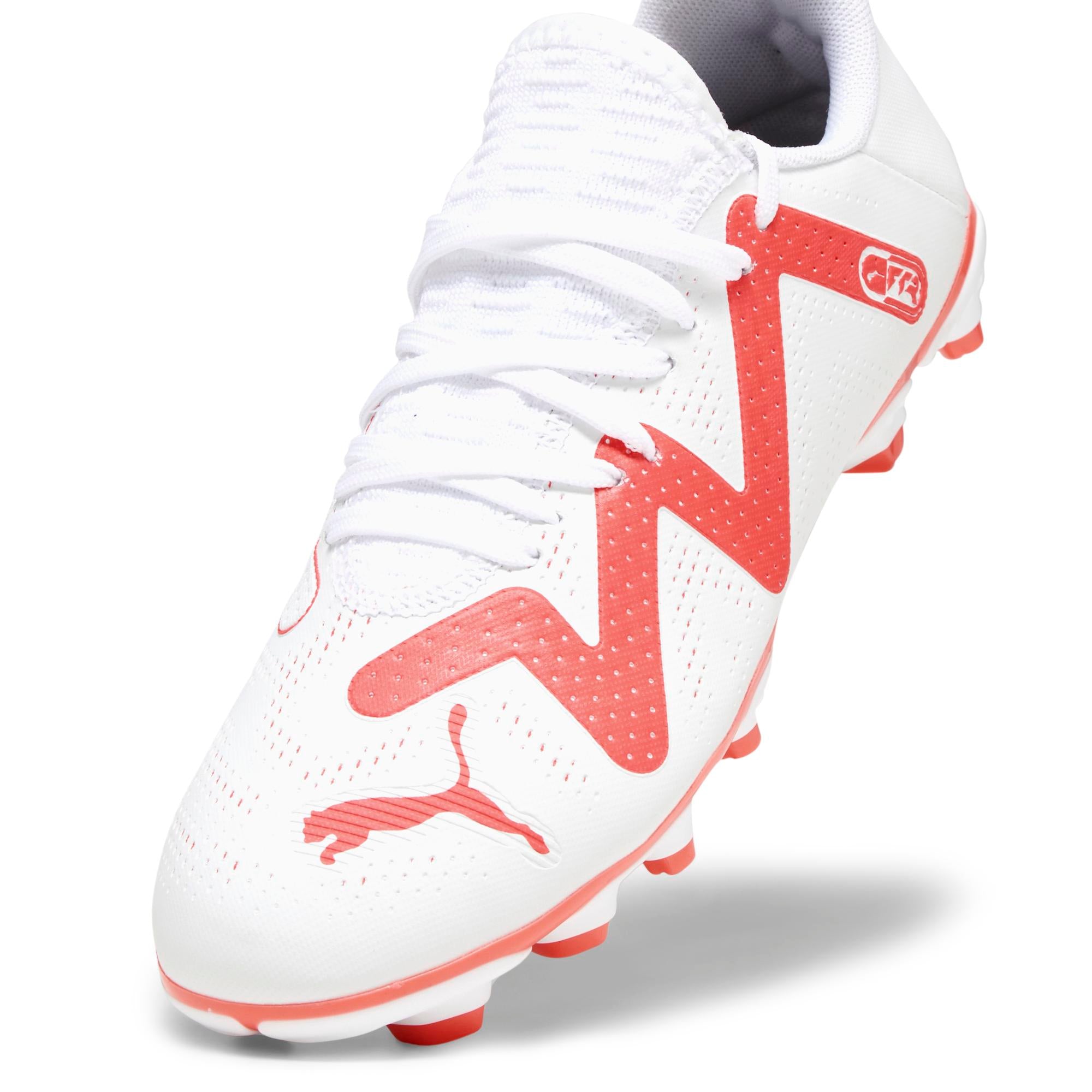 Scarpe da calcio per terreni duri bianche da ragazzo con dettagli rossi  Puma Future Play FG/AG Jr