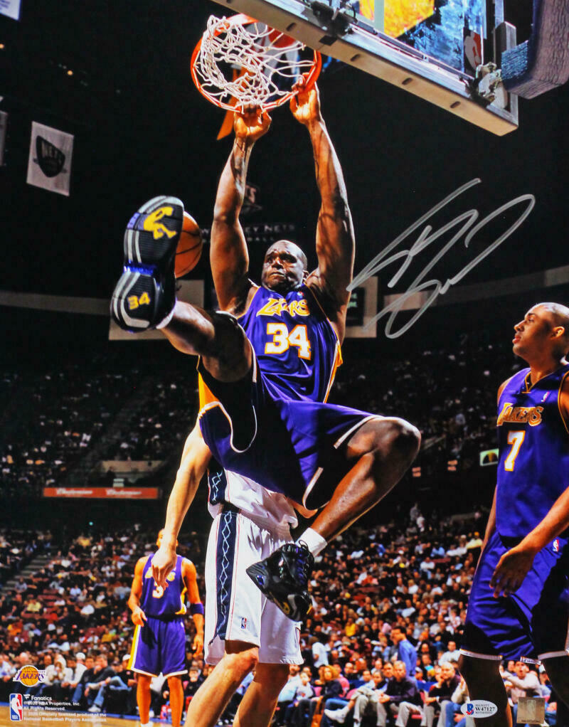 Shaquille O'Neal Autographed Los Angeles Lakers Dunk 16x20 Photo