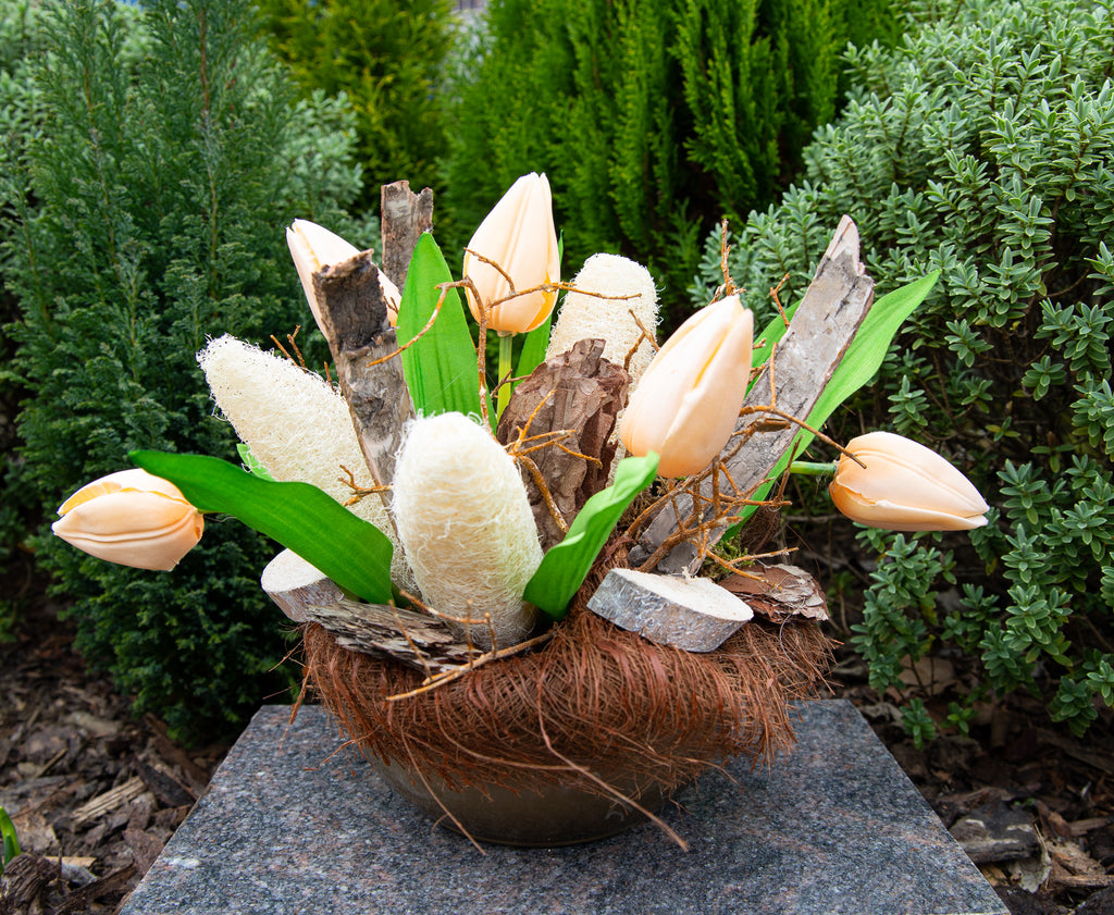 Grabgesteck mit Tulpen, Frühling