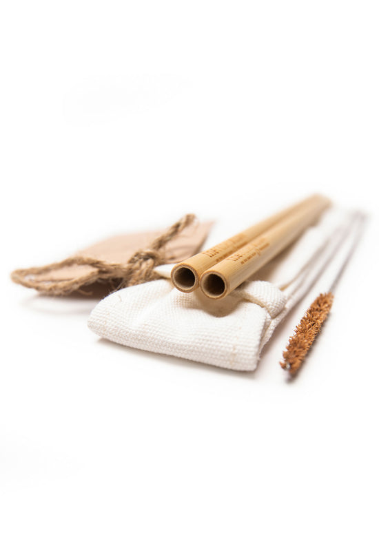 https://cdn.shopify.com/s/files/1/0016/8457/0215/products/ORIGINAL-BAMBOO-STRAWS-2-PACK-4_550x.jpg?v=1562995825