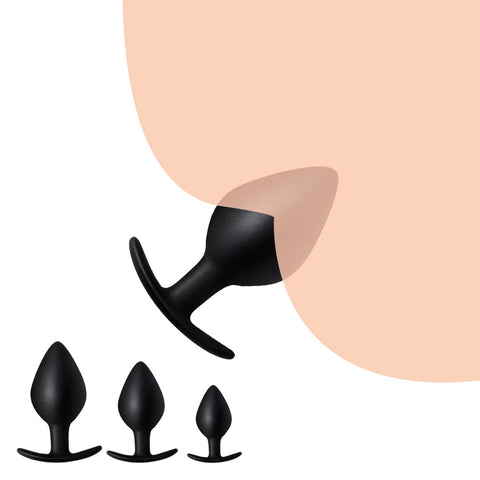 Insertion du plug anal du kit anal en silicone noir-Le Royaume Du Plug