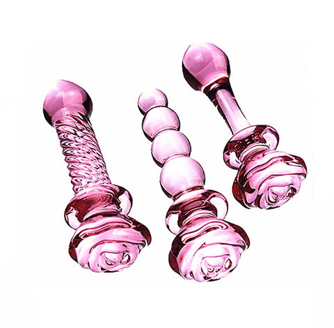 Vue sur le coté de trois plug anal en cristal de verre rose-Le Royaume Du Plug