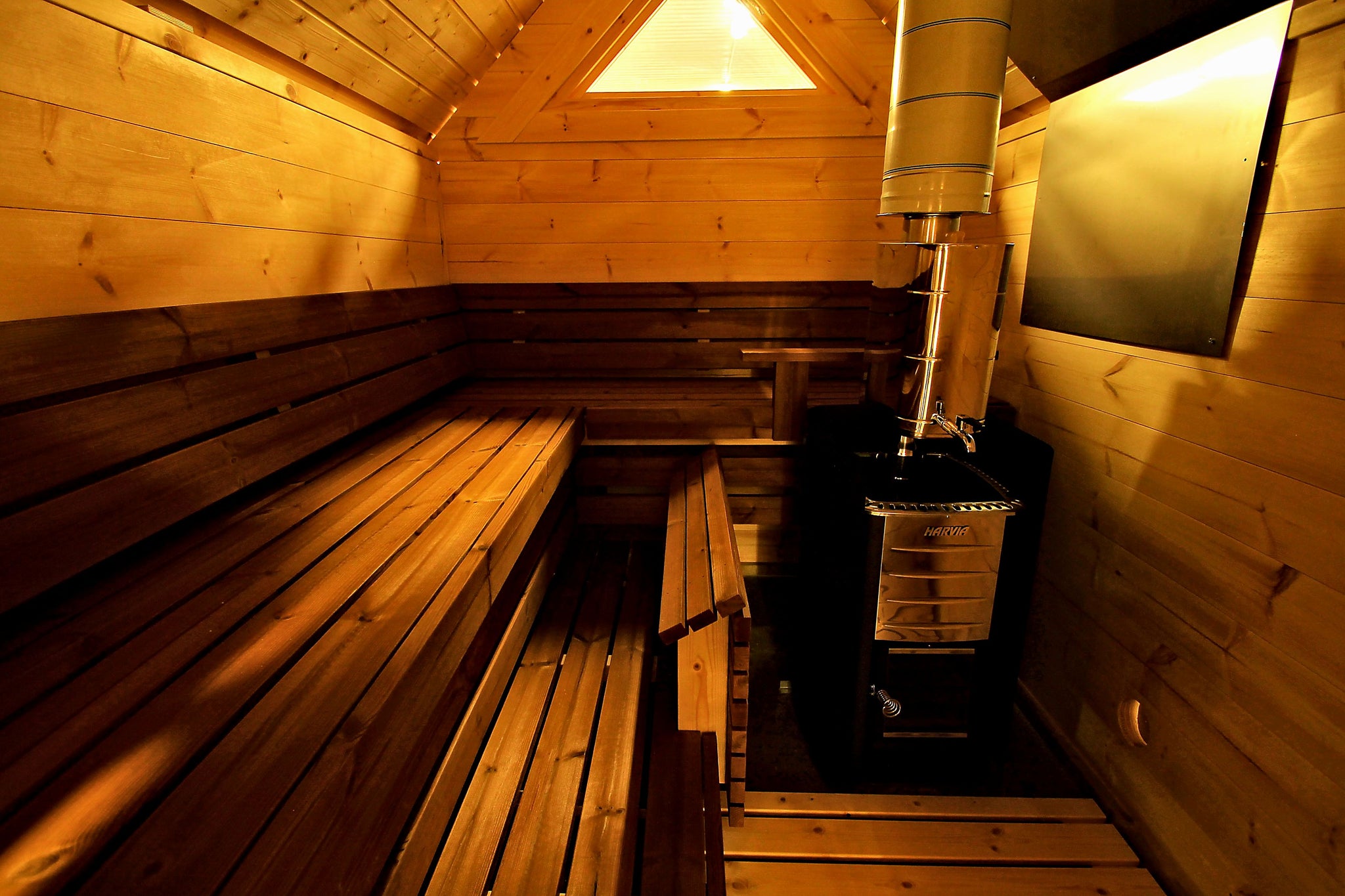 GrillKota BBQ Hut 9m² +  Sauna – Solstice Hot Tubs