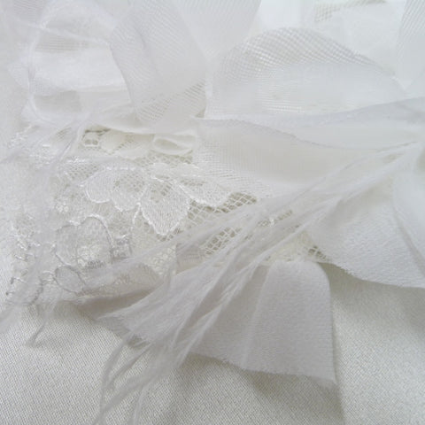 Emb Tulle Feathers Ivory - Lace - Tessuti Fabrics - Online Fabric Store ...