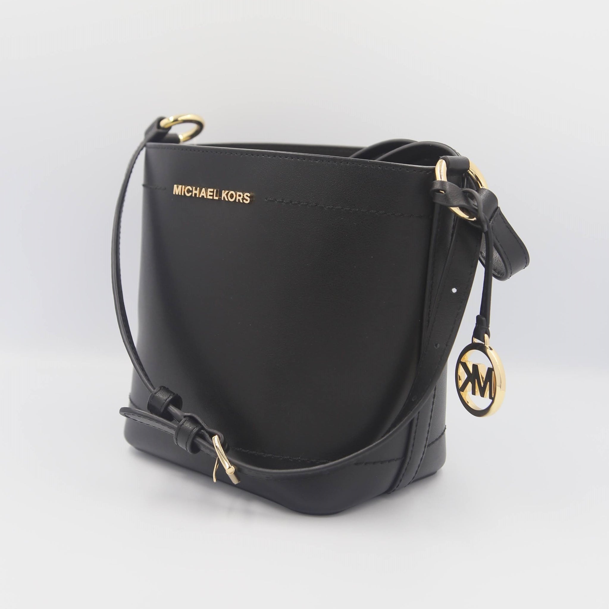 michael kors drawstring bucket bag