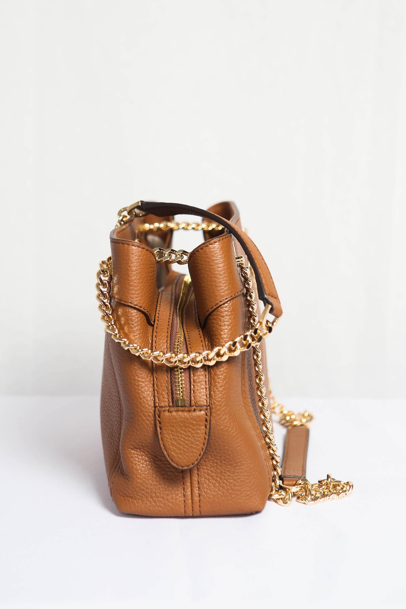 md chain messenger leather