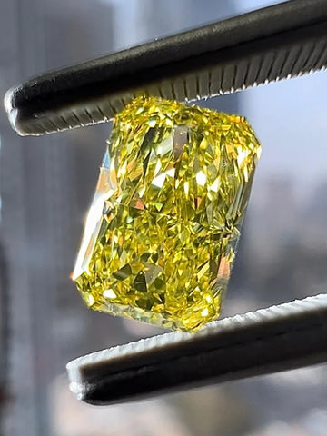 fancy vivid yellow diamond