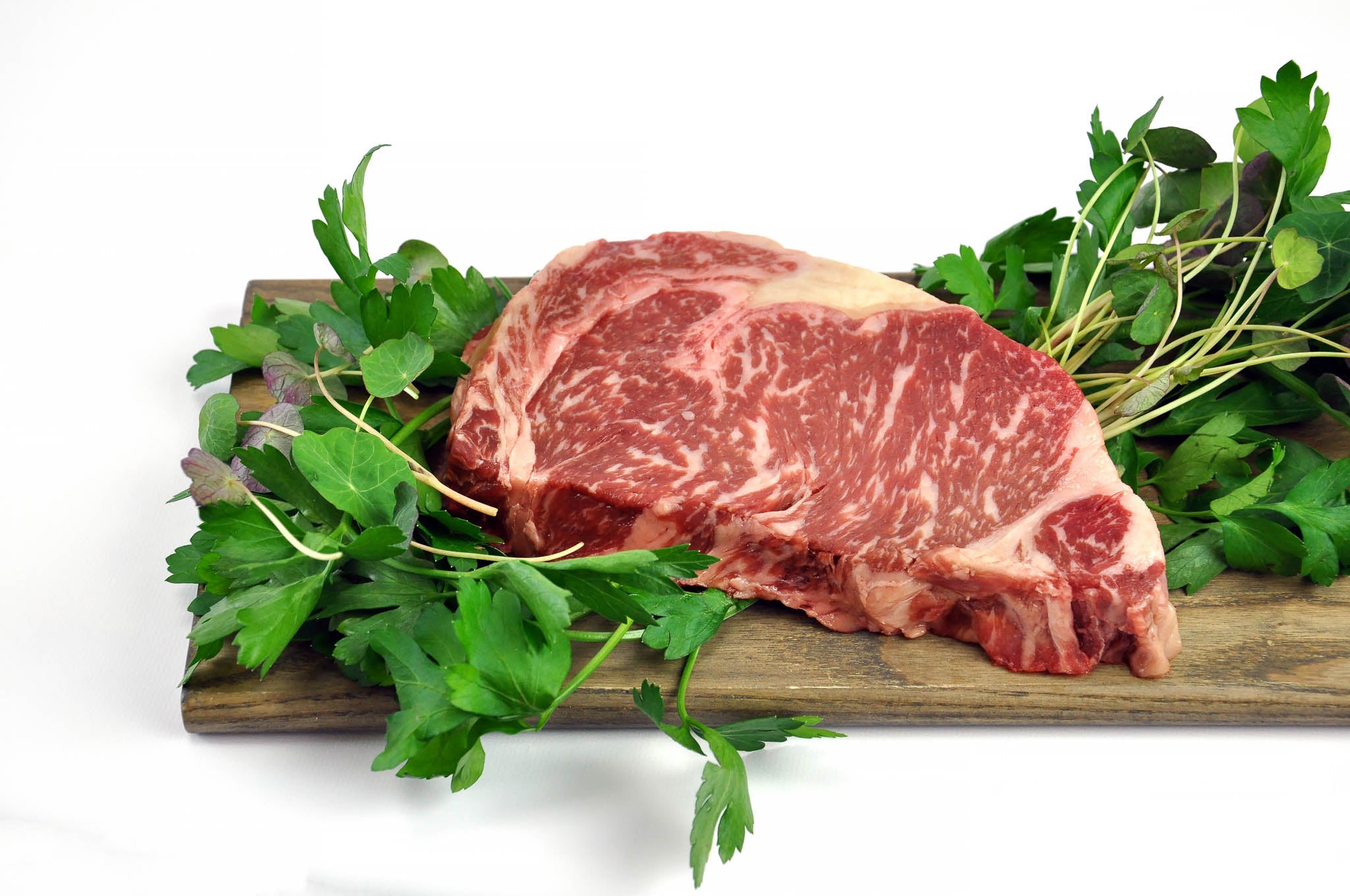 Thịt bò Wagyu là loại thịt cao cấp nhất được chăm sóc kỹ lưỡng và có hương vị thơm ngon đặc trưng. Hãy mua thịt bò Wagyu trực tuyến ngay để trải nghiệm trọn vẹn hương vị này.