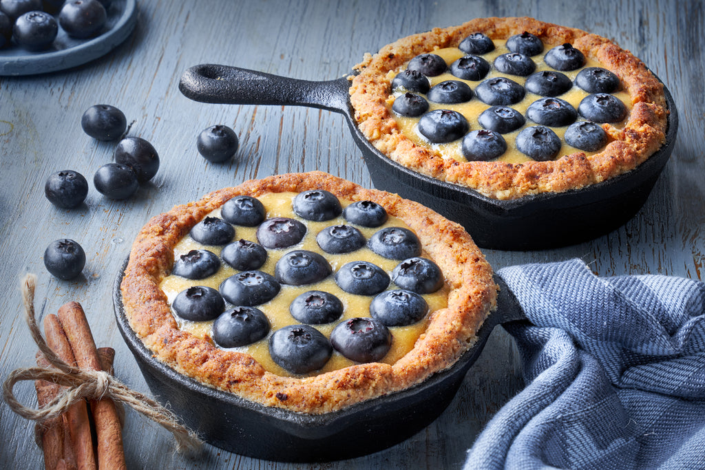 cast iron skillets with blueberry pie