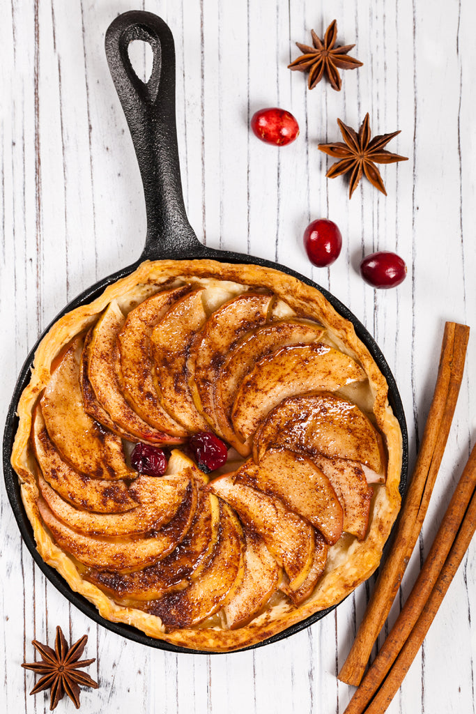 apple pie with cinnamon