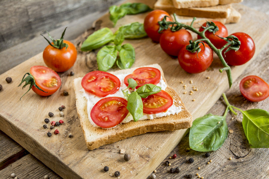 tomatoes on sandwich