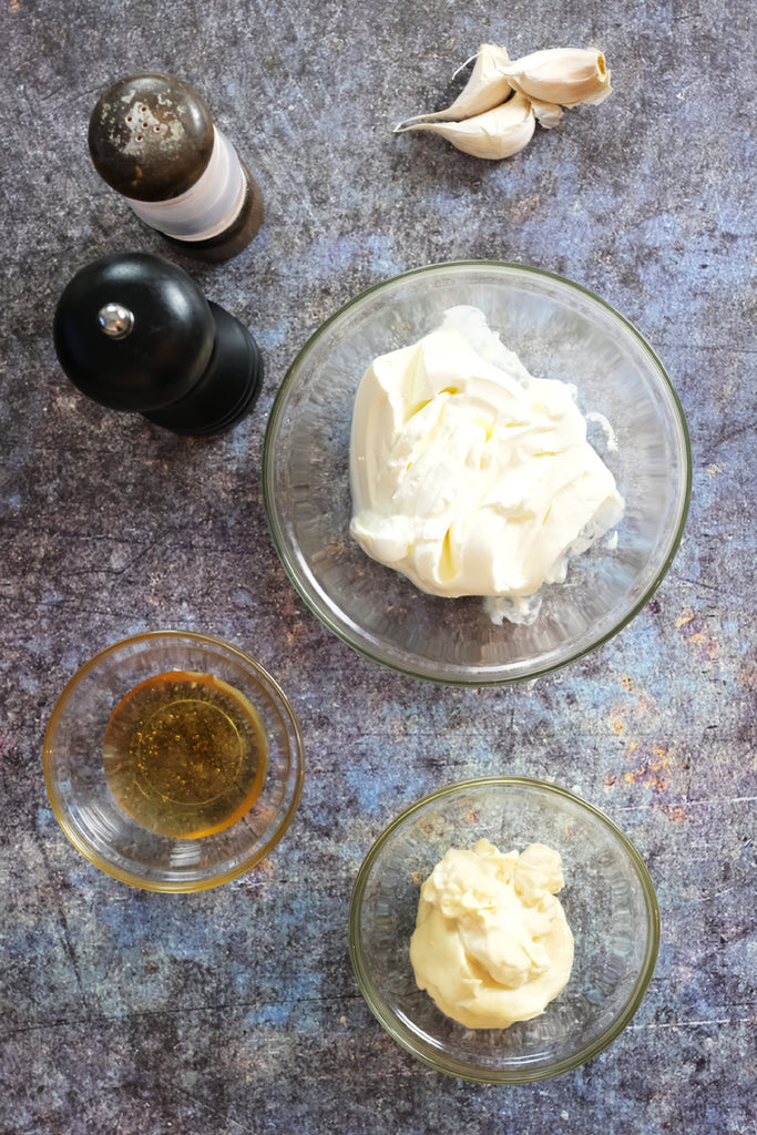 ingredients for the garlic sauce