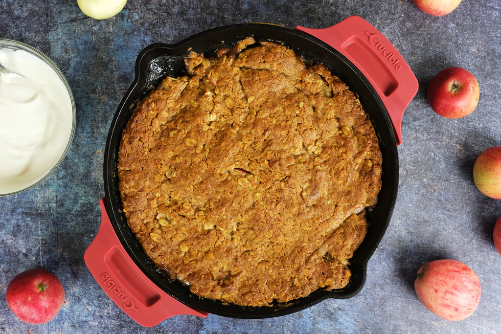 apple pie in a cast iron skillet