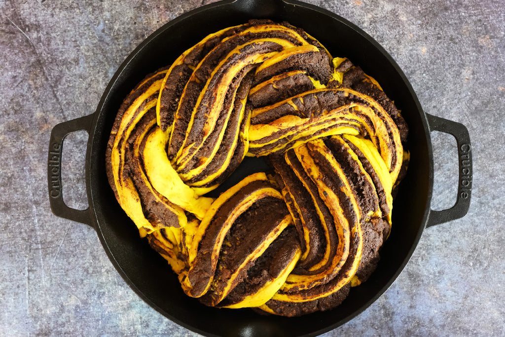 babka in a cast iron skillet