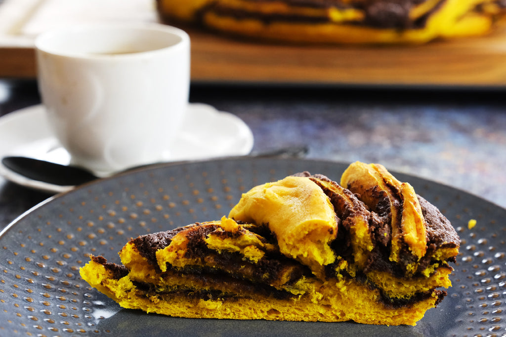 Saffron Babka with Dark Chokolate in a Cast Iron Skillet recipe