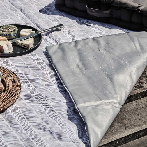 Mallur Picnic Blanket in pigeon blue & natural white & pigeon blue | Home & Living inspiration | URBANARA