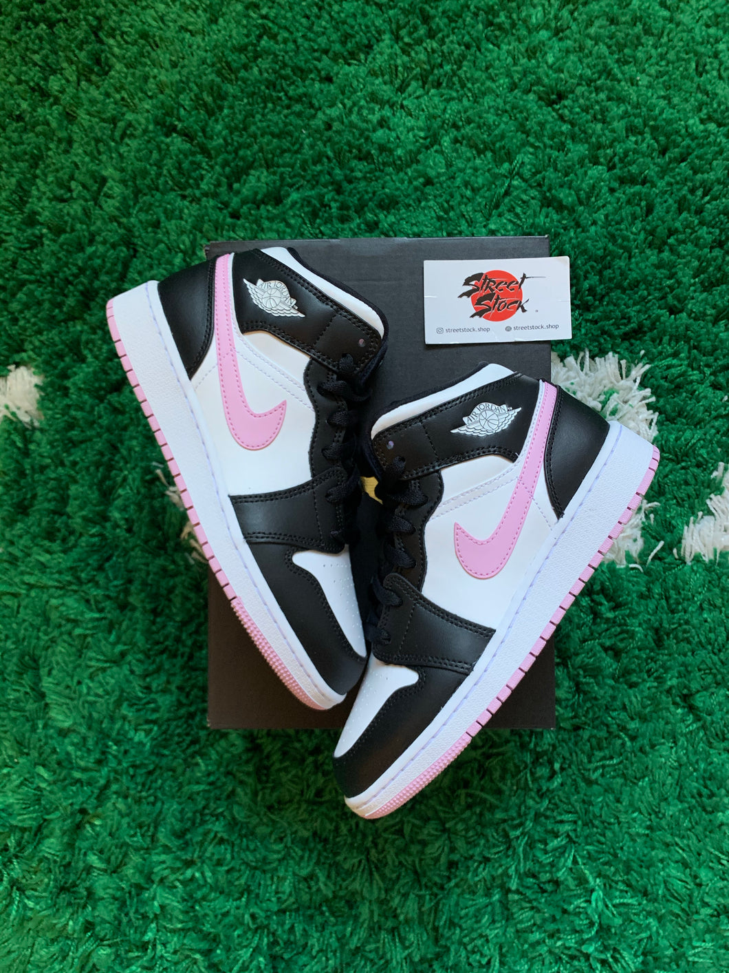 pink jordans size 5.5