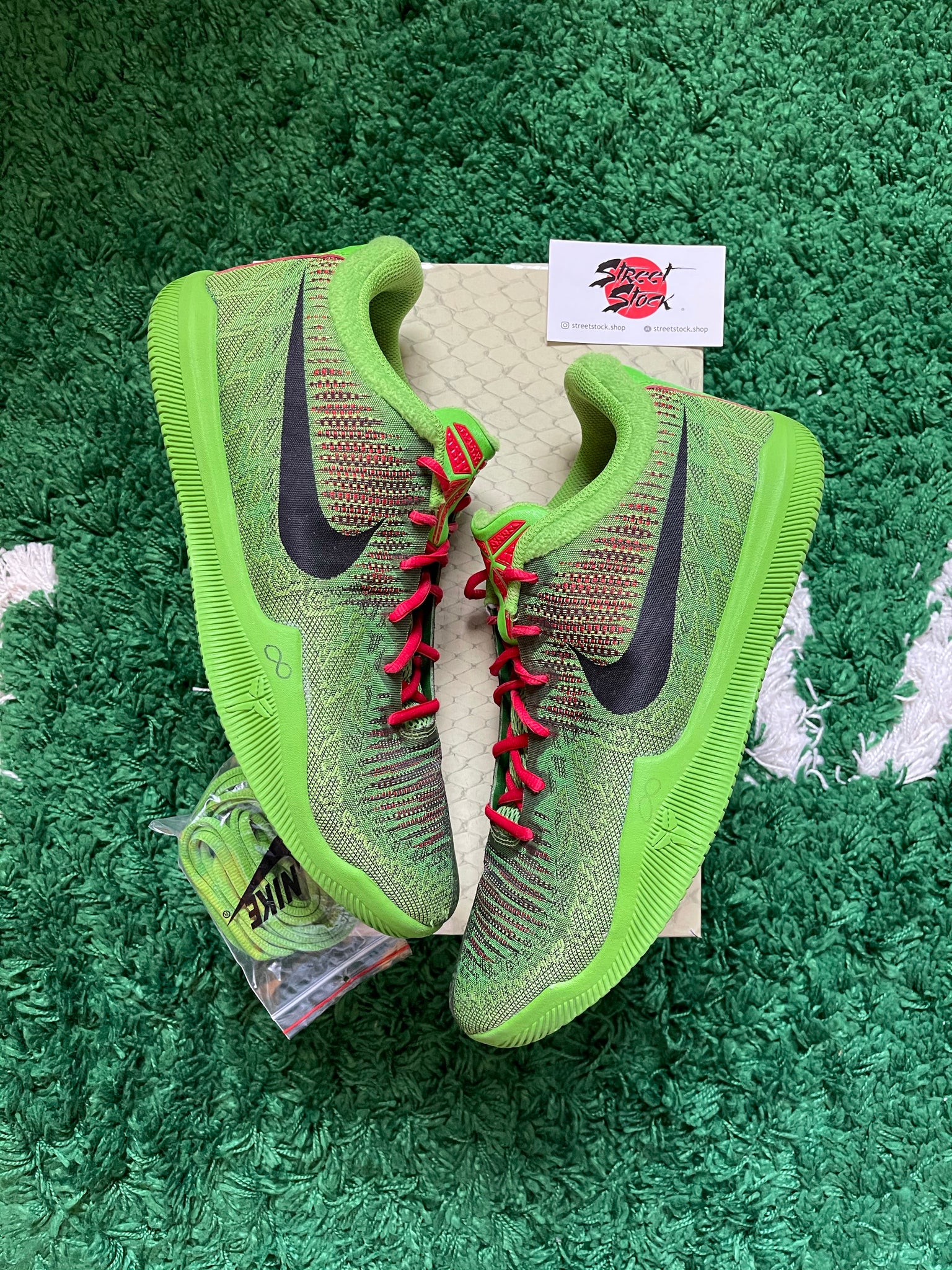 kobe grinches size 12