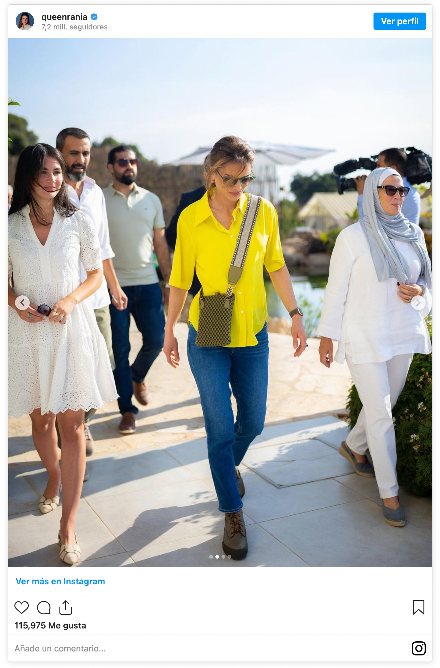Rania de Jordania vuelve a apostar por la moda española con un bolso de Tissa Fontaneda