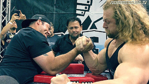 Jujimufu arm wrestling