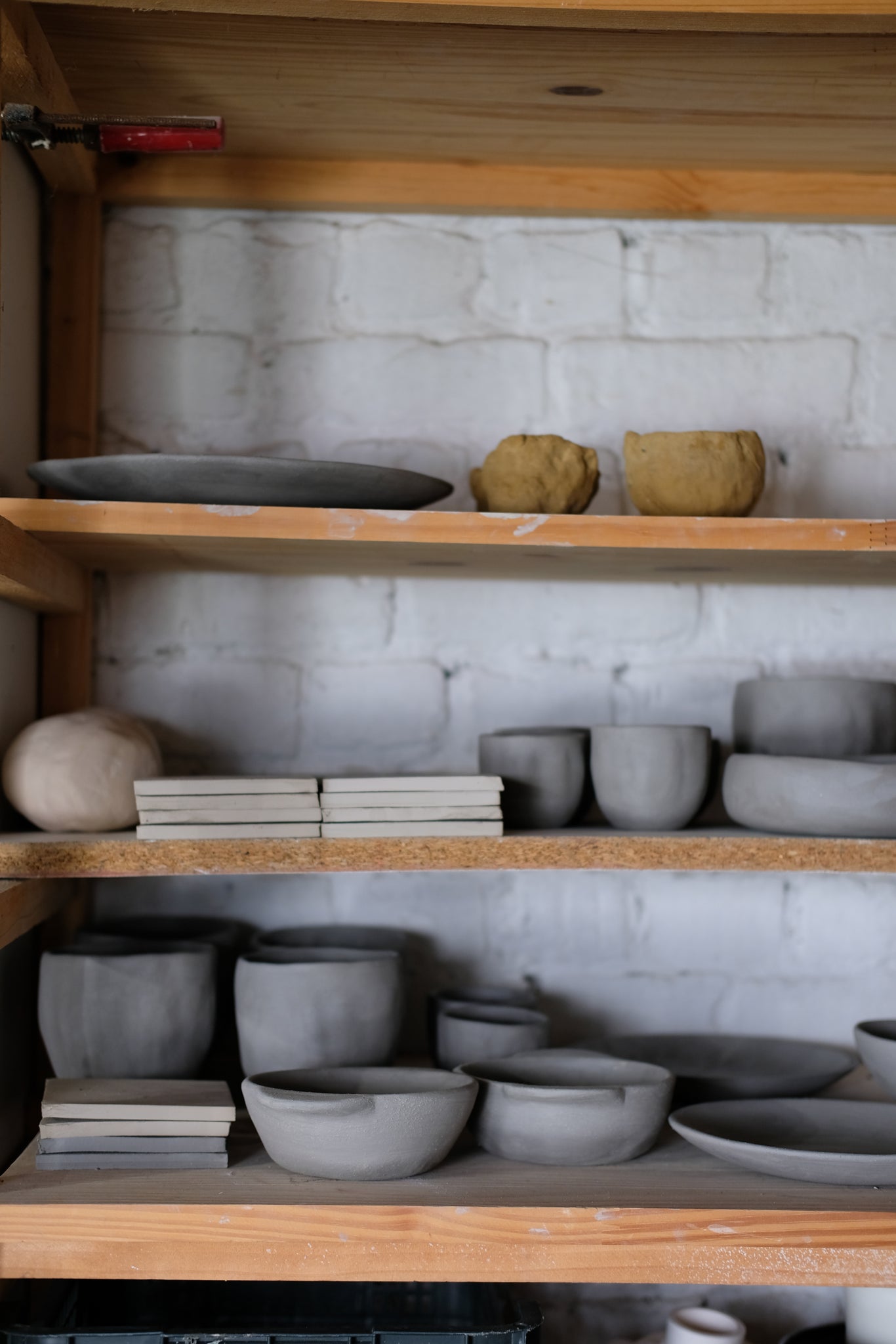 Meeting and interview of the ceramist Albane Trollé on Brutal Ceramics