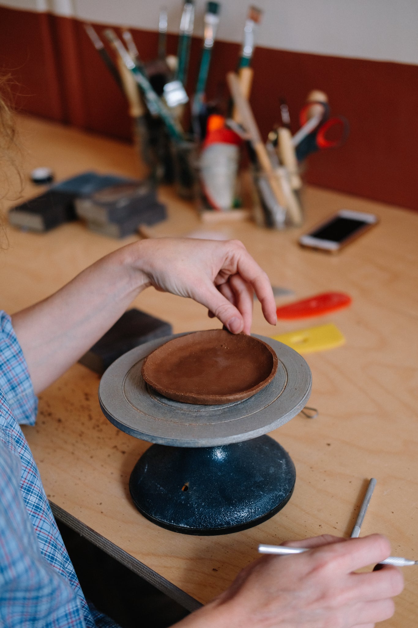 Meeting and interview with ceramist Lola Moreau on Brutal Ceramics