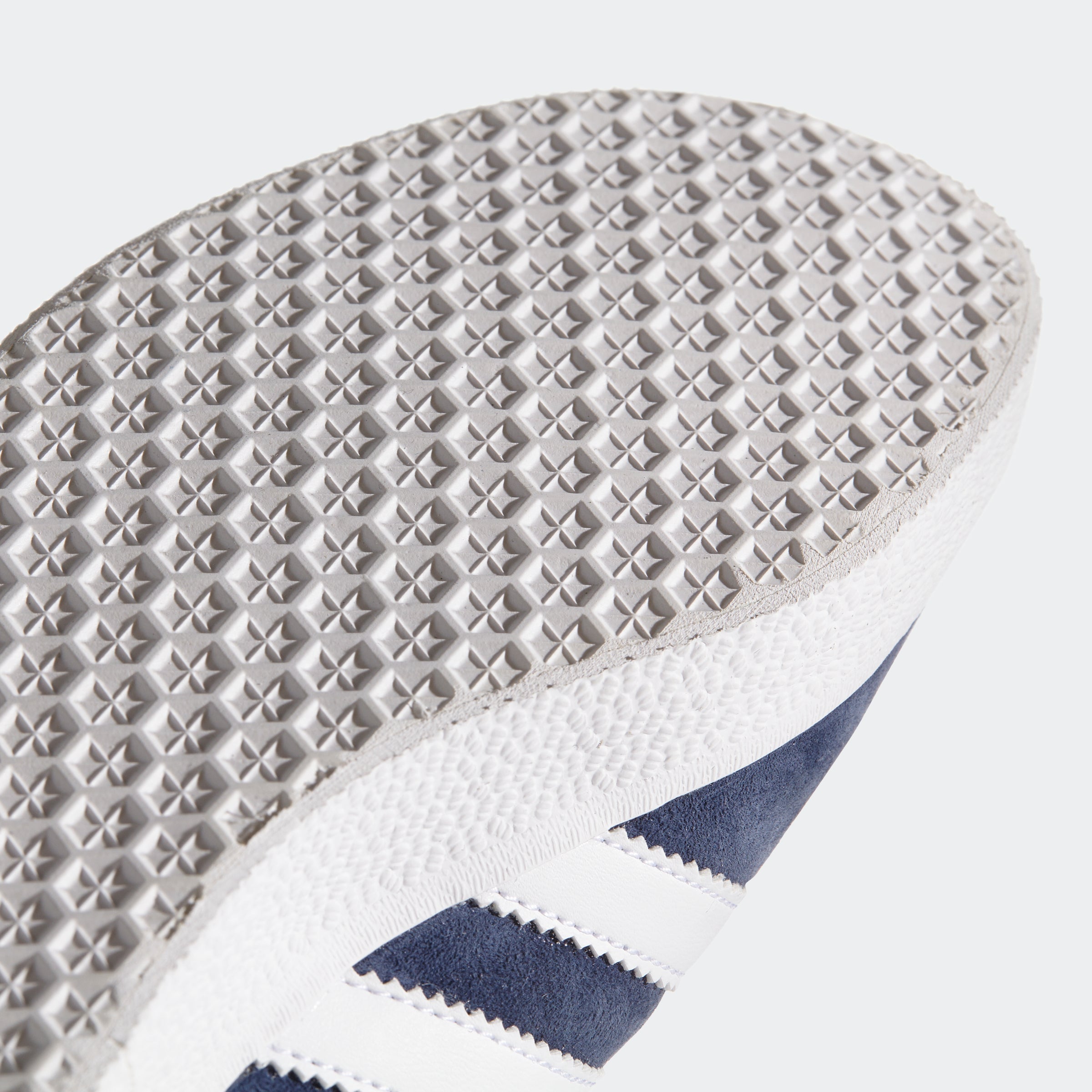 BB5478 12 FOOTWEAR Photography DetailView3 grey