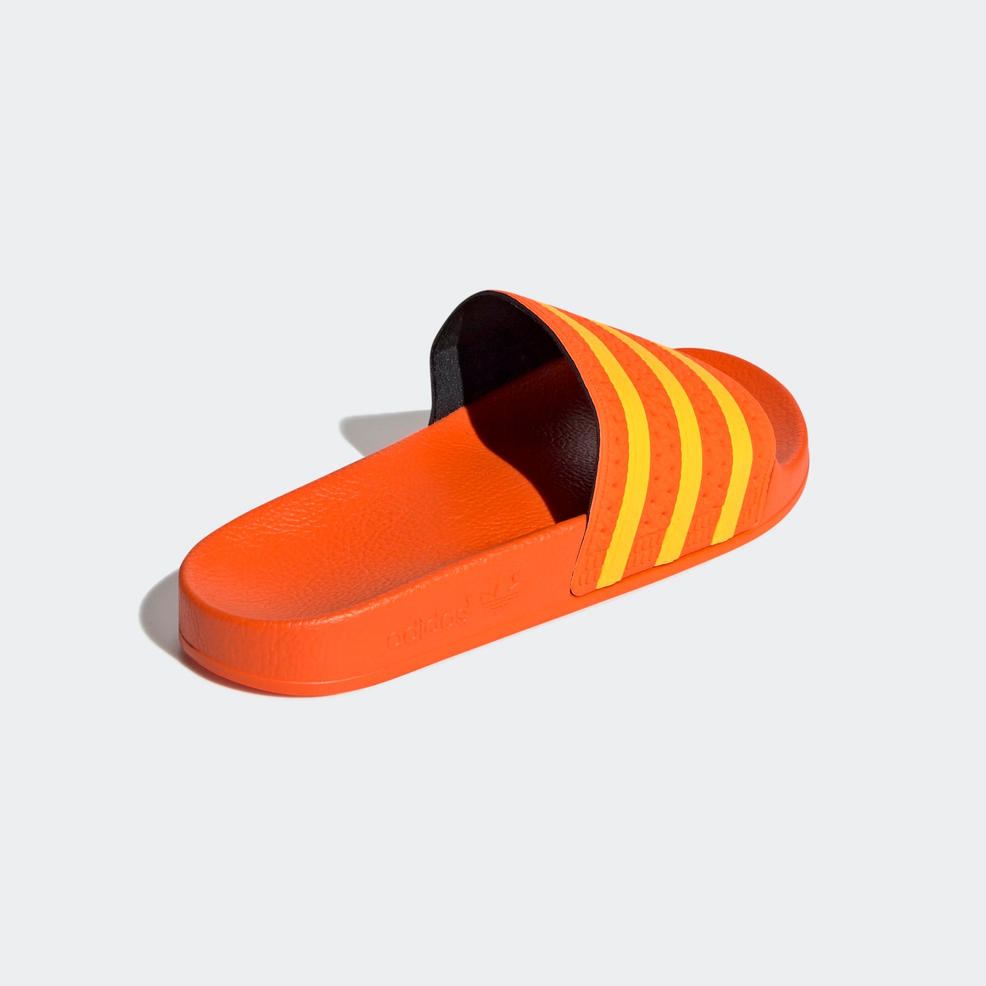 orange adilette