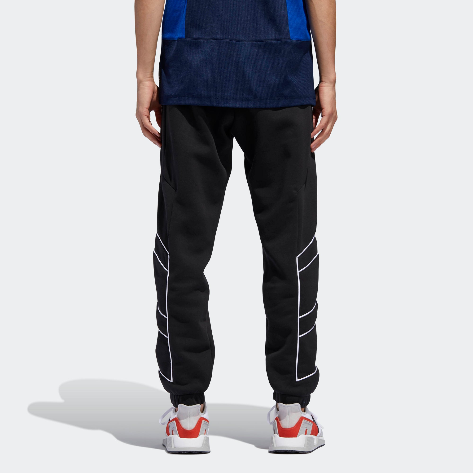 outline regular track pants