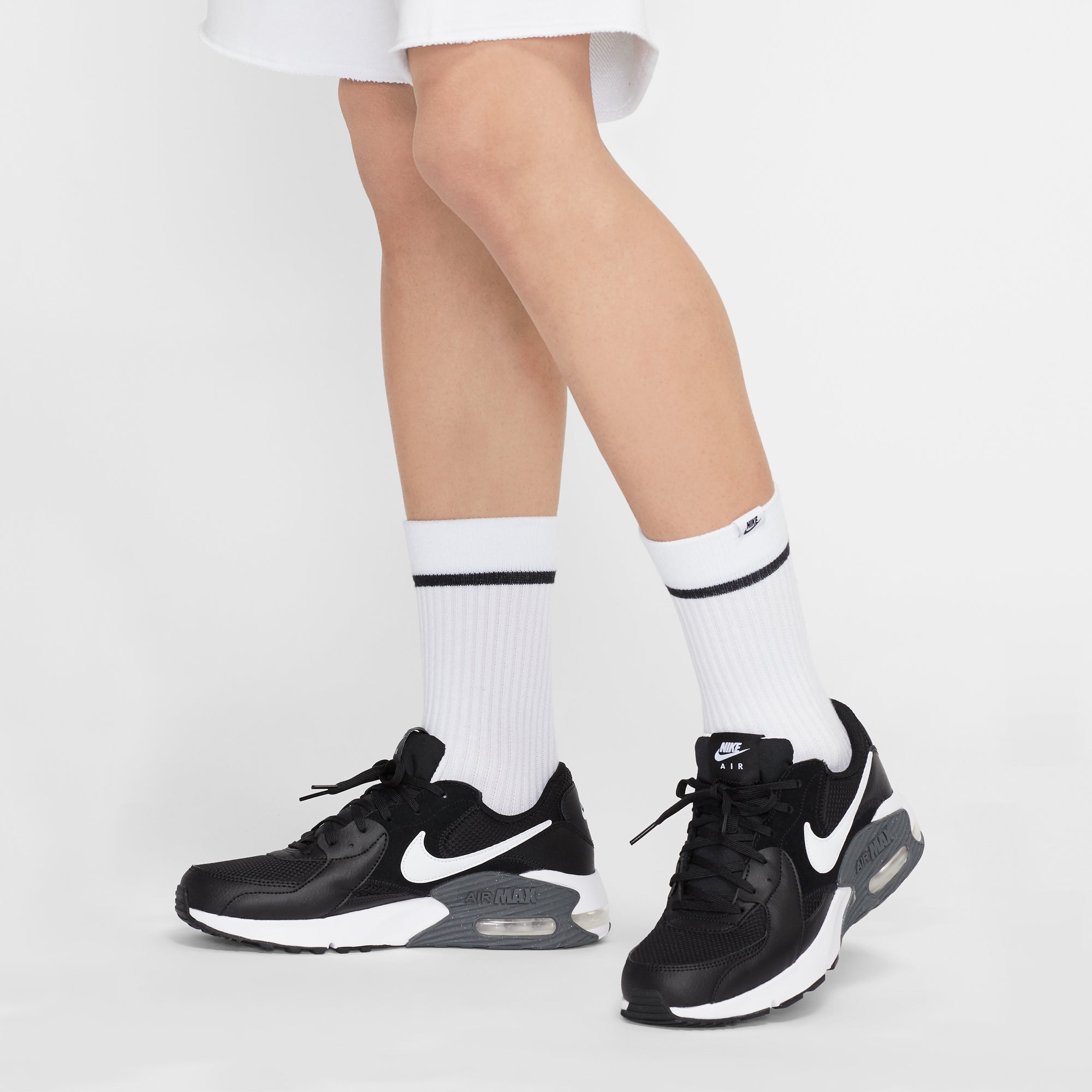 nike air max excee men's black and white